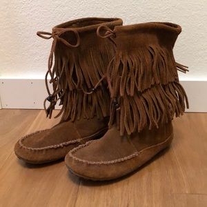 Minnetonka fringe moccasins